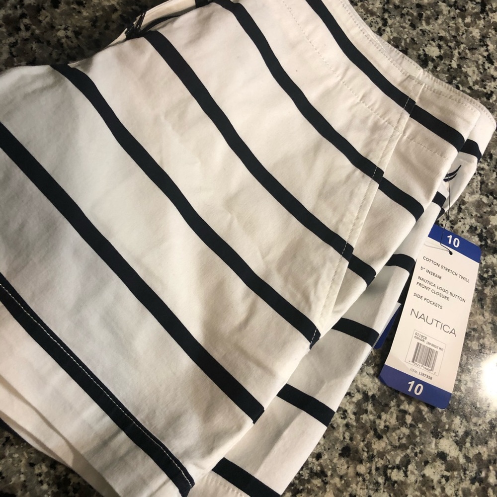 Nautica Shorts new with tag size 10 💙